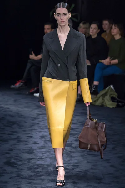 Look 53